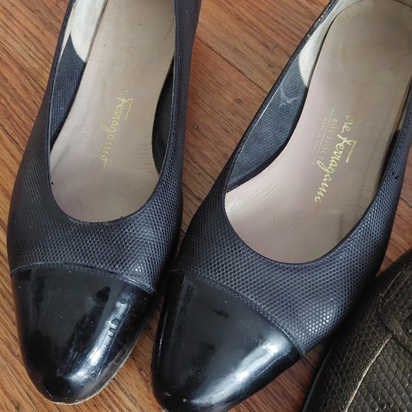 Salvatore Ferragamo Black and Brown Leather Flats (Bag C) - Picture 4 of 13